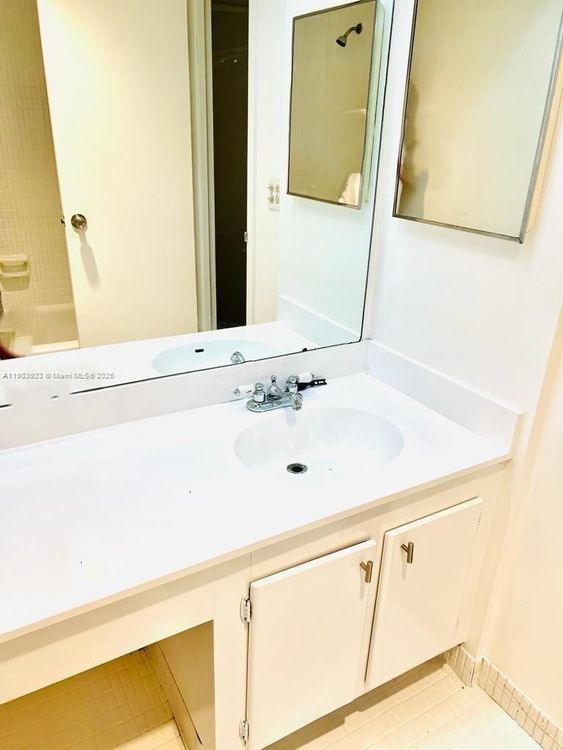 Winston Towers #MO-3 image #8