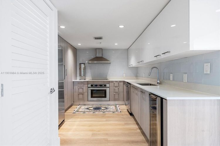 The Palms Residences #301 image #11