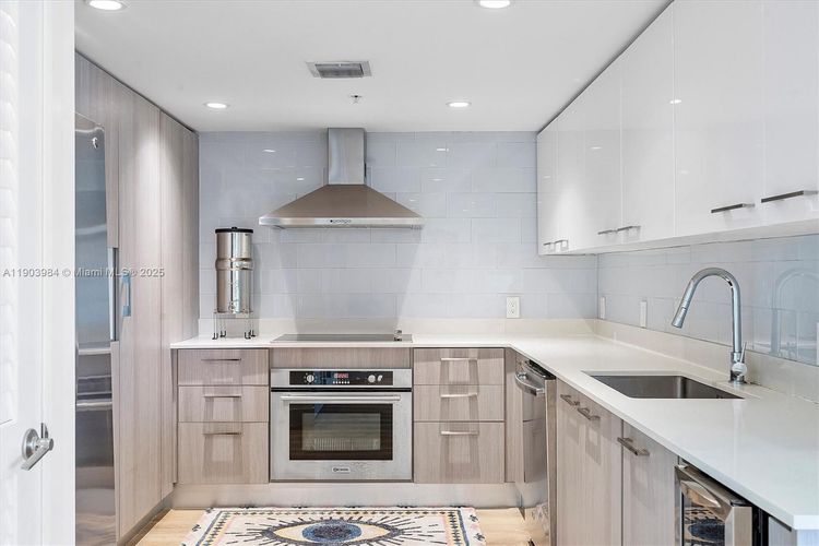 The Palms Residences #301 image #12