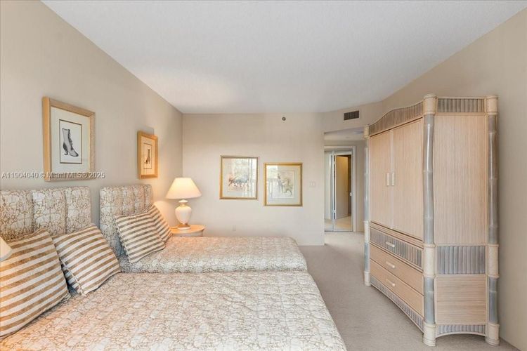 Williams Island 2000 #609 image #13