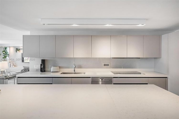 Roney Palace #1414/1415 image #16