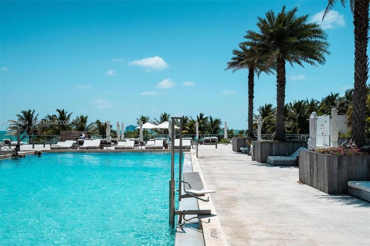 Roney Palace #1414/1415 image #30