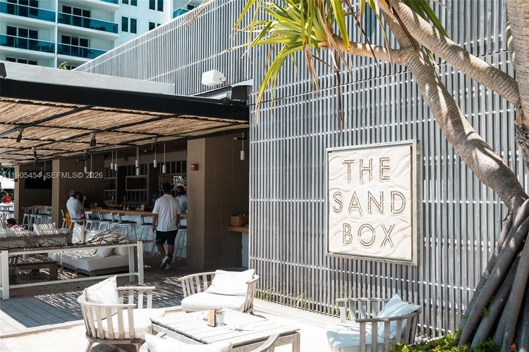 Roney Palace #1414/1415 image #37