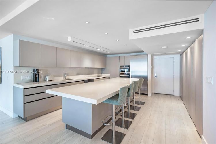 Roney Palace #1414/1415 image #7