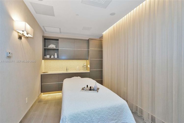 Porto Vita South Tower #704 image #40