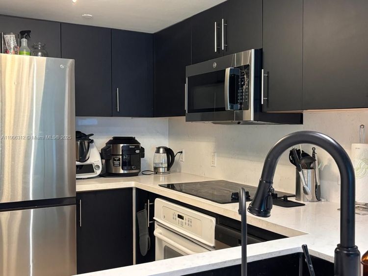 Skyline On Brickell #903 image #16