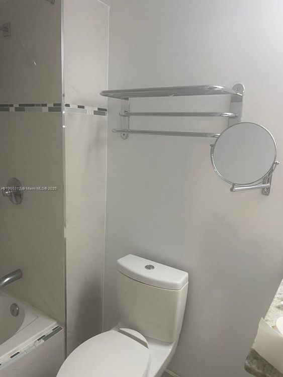 Skyline On Brickell #903 image #9