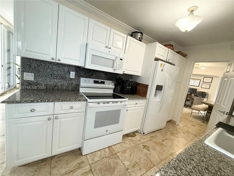 Sands Pointe #1502 image #10