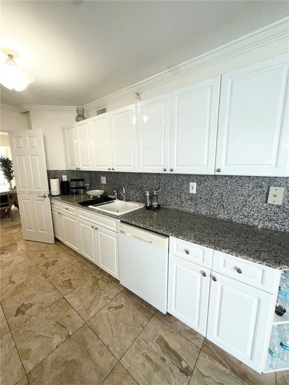 Sands Pointe #1502 image #11