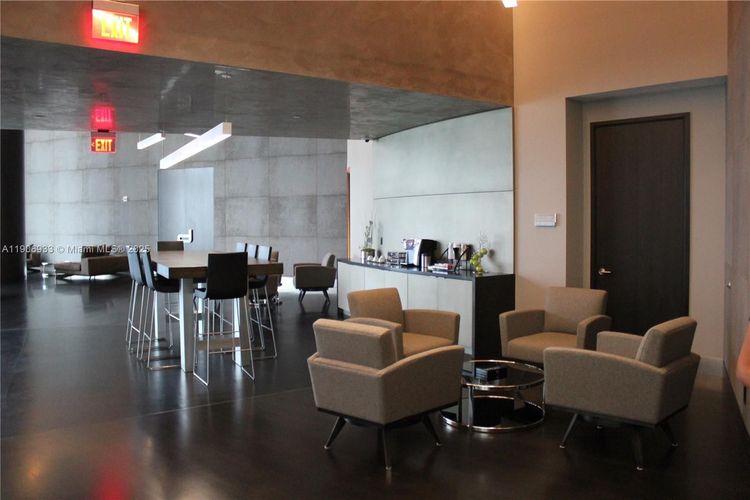 Porsche Design Tower #4804 image #10