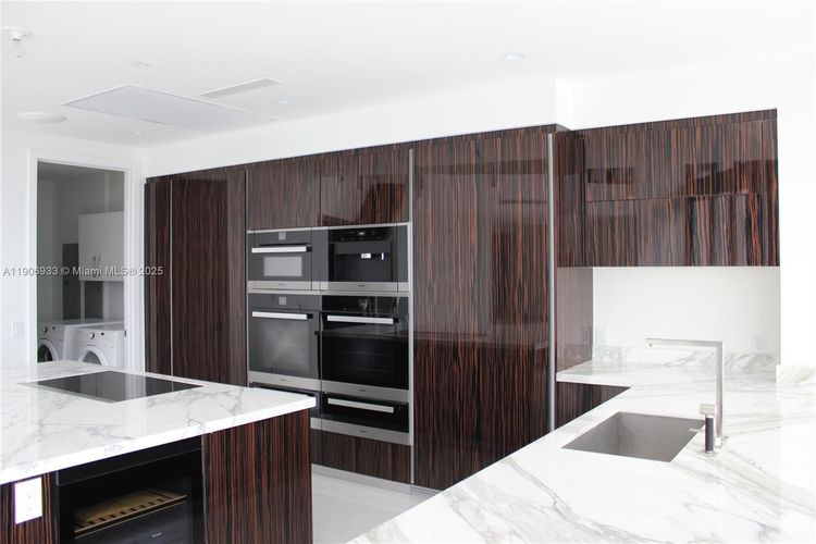 Porsche Design Tower #4804 image #37