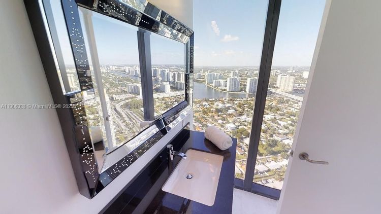 Porsche Design Tower #4804 image #58