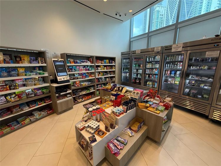 Paramount Miami Worldcenter #4811 image #25