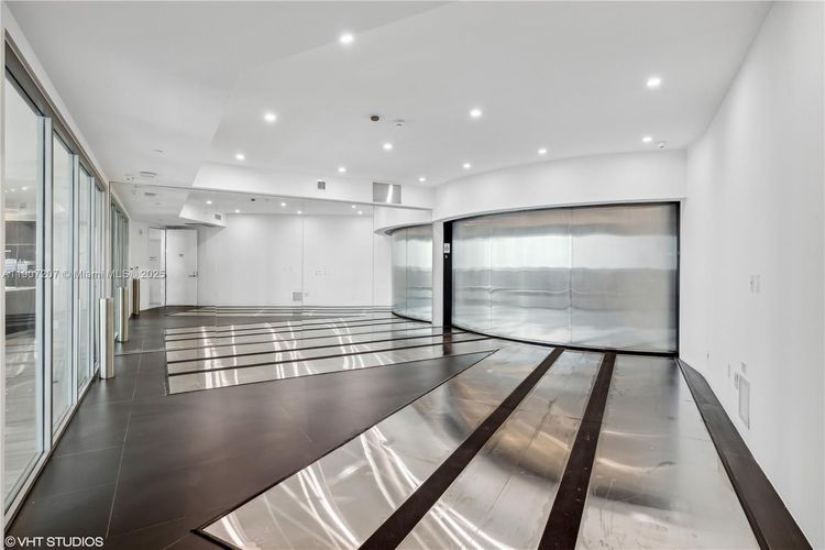 Porsche Design Tower #1101 image #45