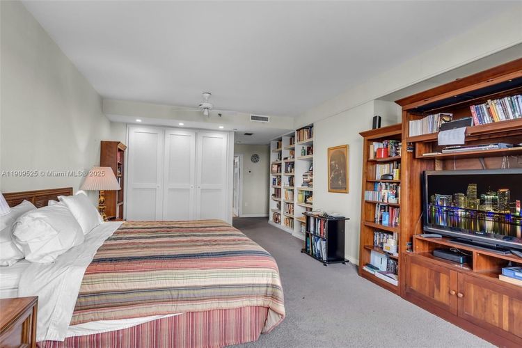 Key Colony III Emerald Bay #1226 image #15