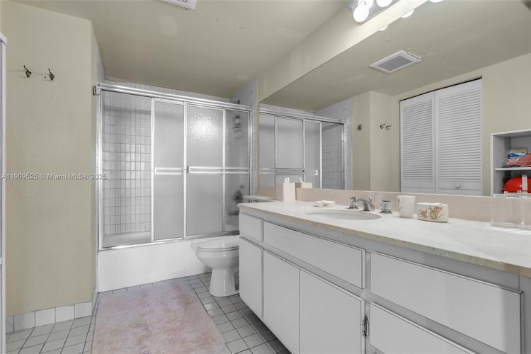 Key Colony III Emerald Bay #1226 image #26