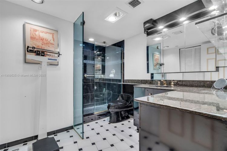 Key Colony III Emerald Bay #1226 image #27