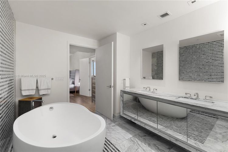 Elysee Miami #2101 image #13