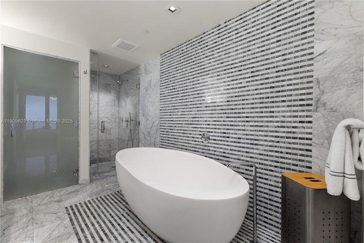 Elysee Miami #2101 image #7