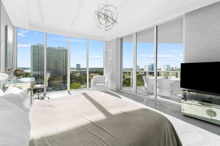 Bellini Williams Island #903 image #14