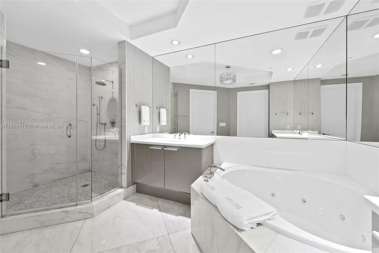 Bellini Williams Island #903 image #18