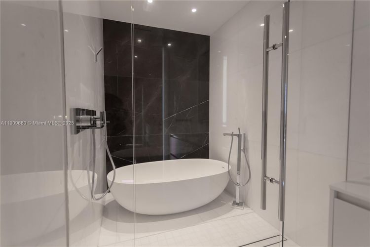 Aston Martin Residences #1003 image #16