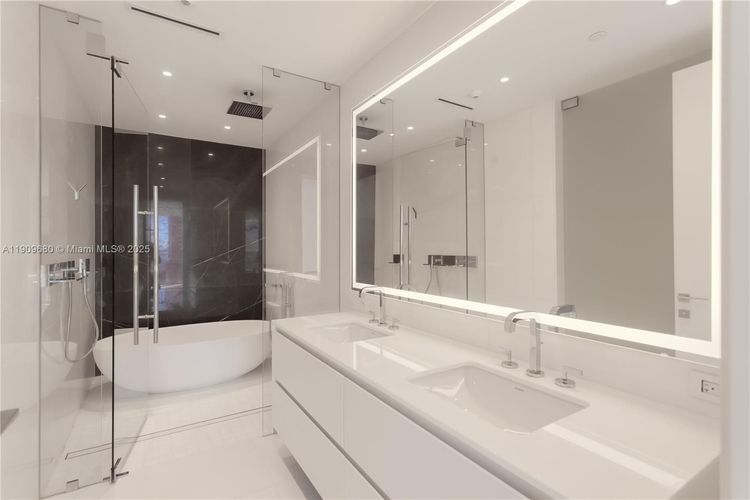 Aston Martin Residences #1003 image #22