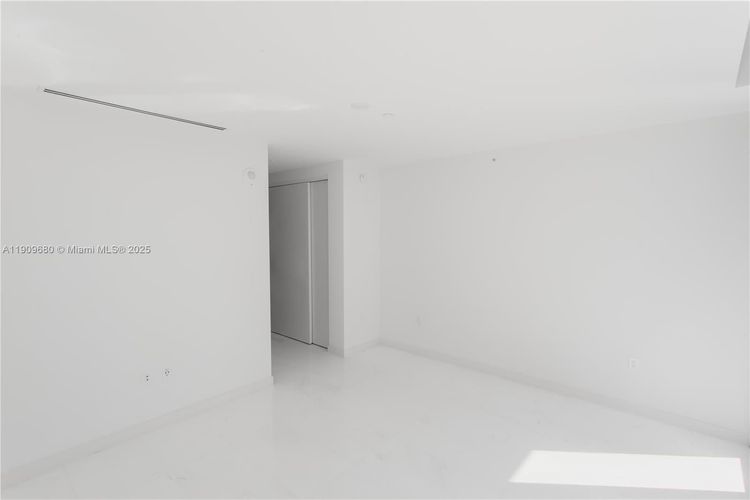 Aston Martin Residences #1003 image #25