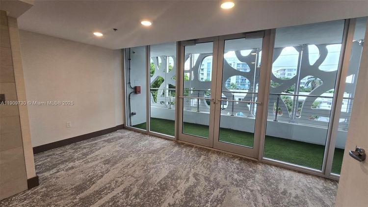 The Ivory #402 image #11