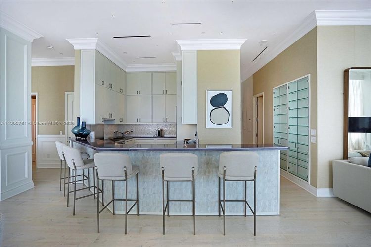 Fontainebleau II Tresor #PH South image #29