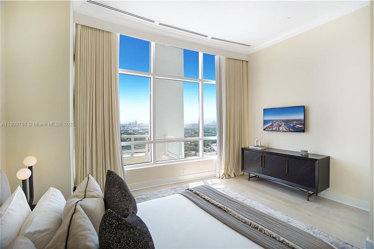 Fontainebleau II Tresor #PH South image #65