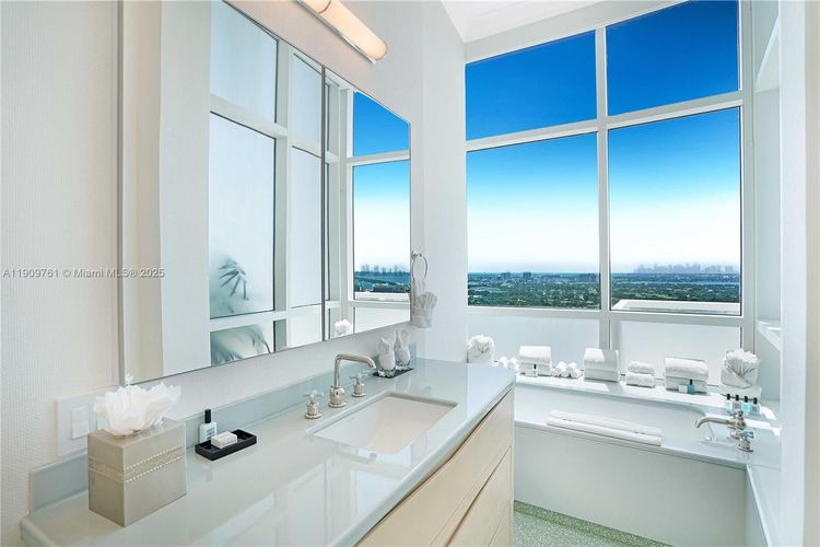 Fontainebleau II Tresor #PH South image #68