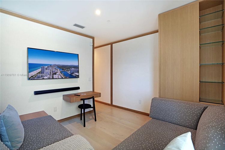 Fontainebleau II Tresor #PH South image #76