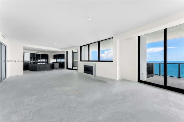 Porsche Design Tower #3205 image #16