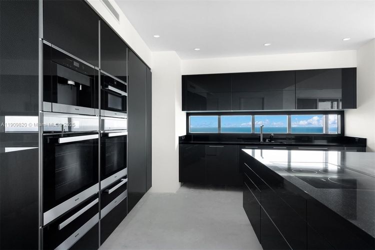 Porsche Design Tower #3205 image #19