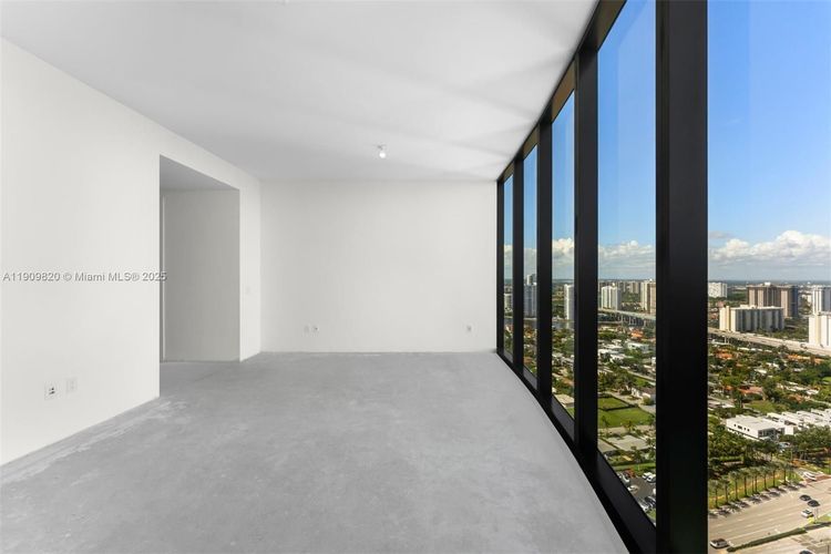 Porsche Design Tower #3205 image #24