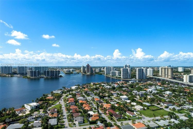 Porsche Design Tower #3205 image #38