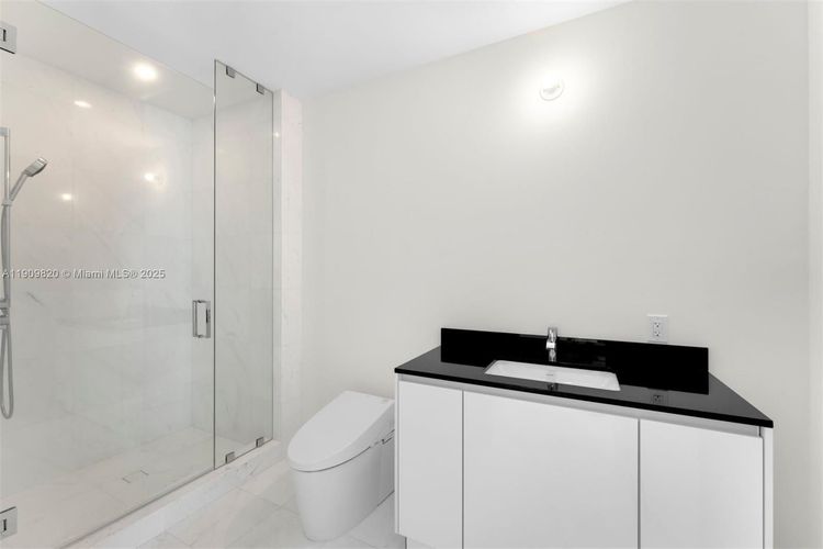 Porsche Design Tower #3205 image #39