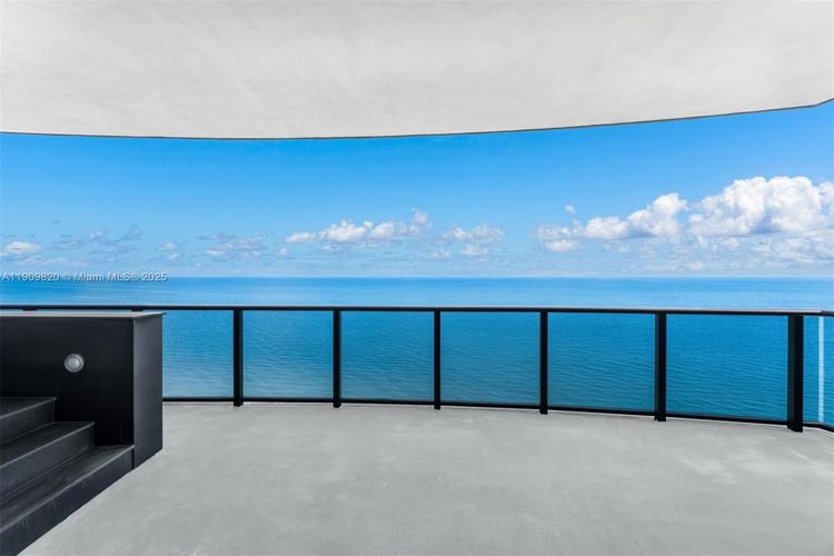 Porsche Design Tower #3205 image #40