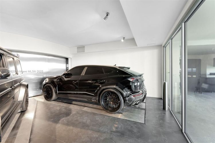 Porsche Design Tower #3205 image #47