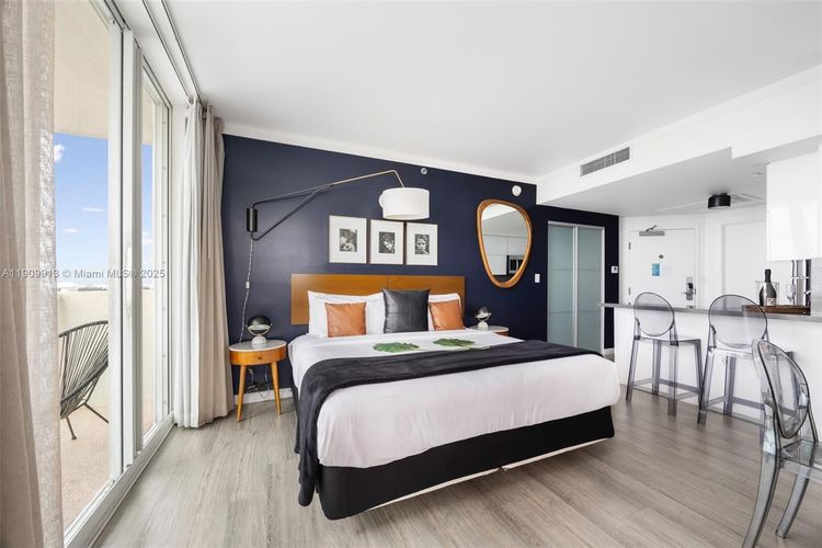 Arya Hotel Coconut Grove #1512 image #13