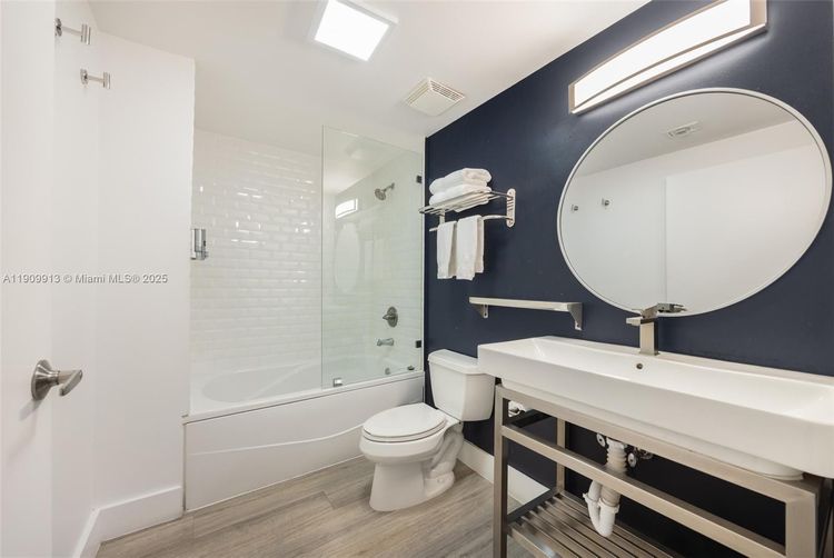 Arya Hotel Coconut Grove #1512 image #22