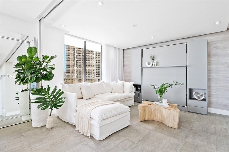 Hamptons West #808 image #11