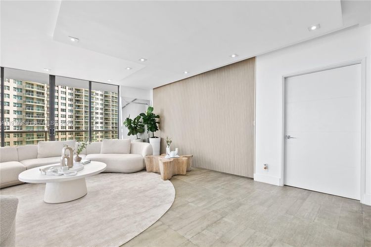 Hamptons West #808 image #12