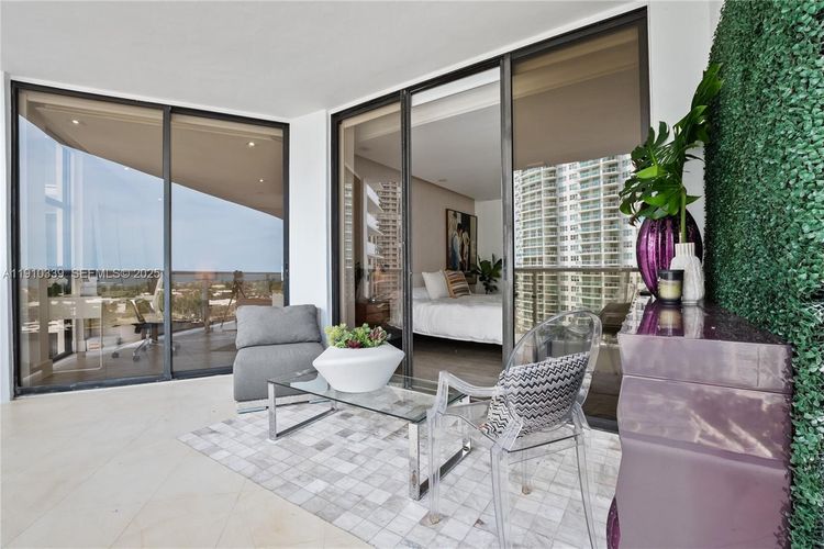 Hamptons West #808 image #22