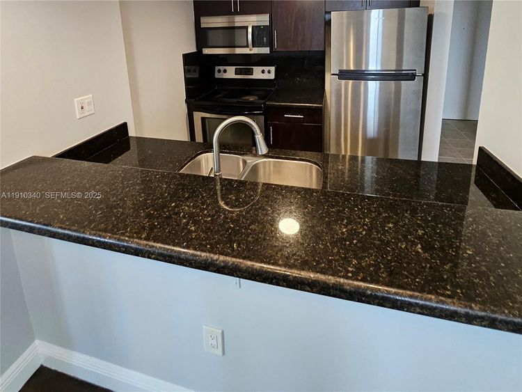 Madison Downtown #W-608 image #26