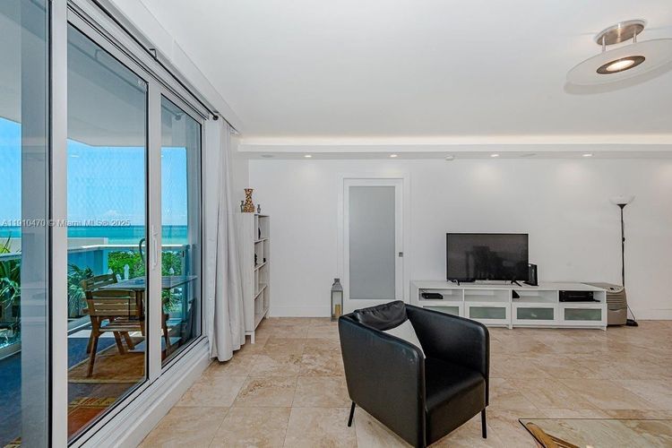 Roney Palace #310 image #7