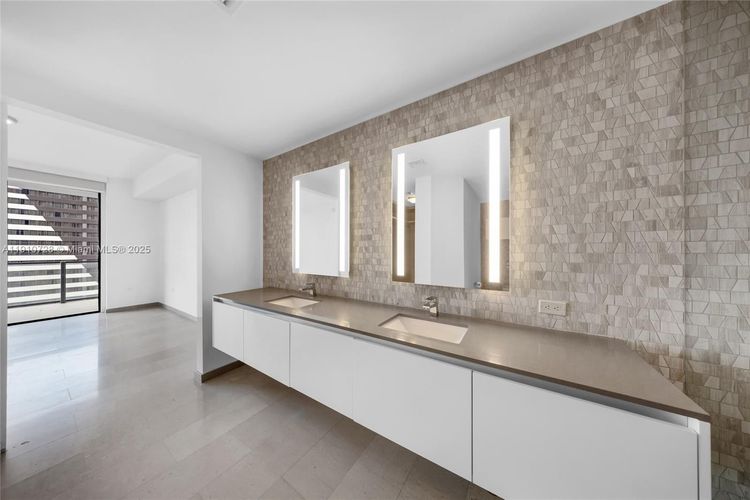 Rise Brickell City Centre #1004 image #11