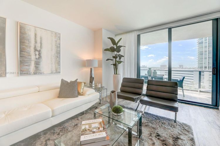 Paraiso Bay #1002 image #10