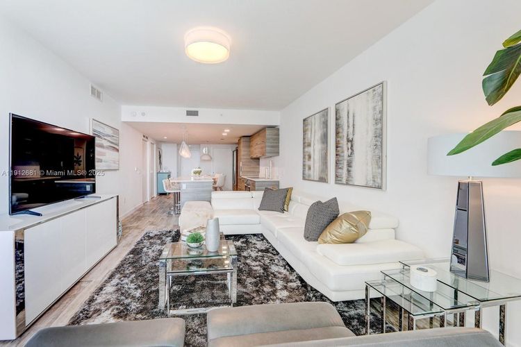 Paraiso Bay #1002 image #13